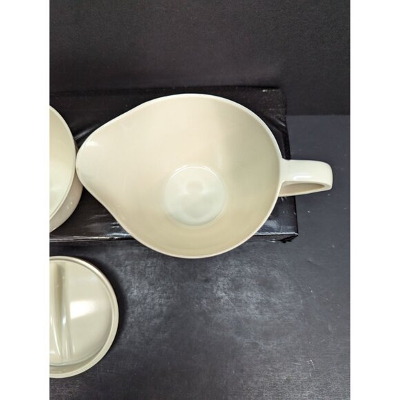 Vintage Melmac Melamine White Cream and Sugar Set with Lid - Picture 4 of 6